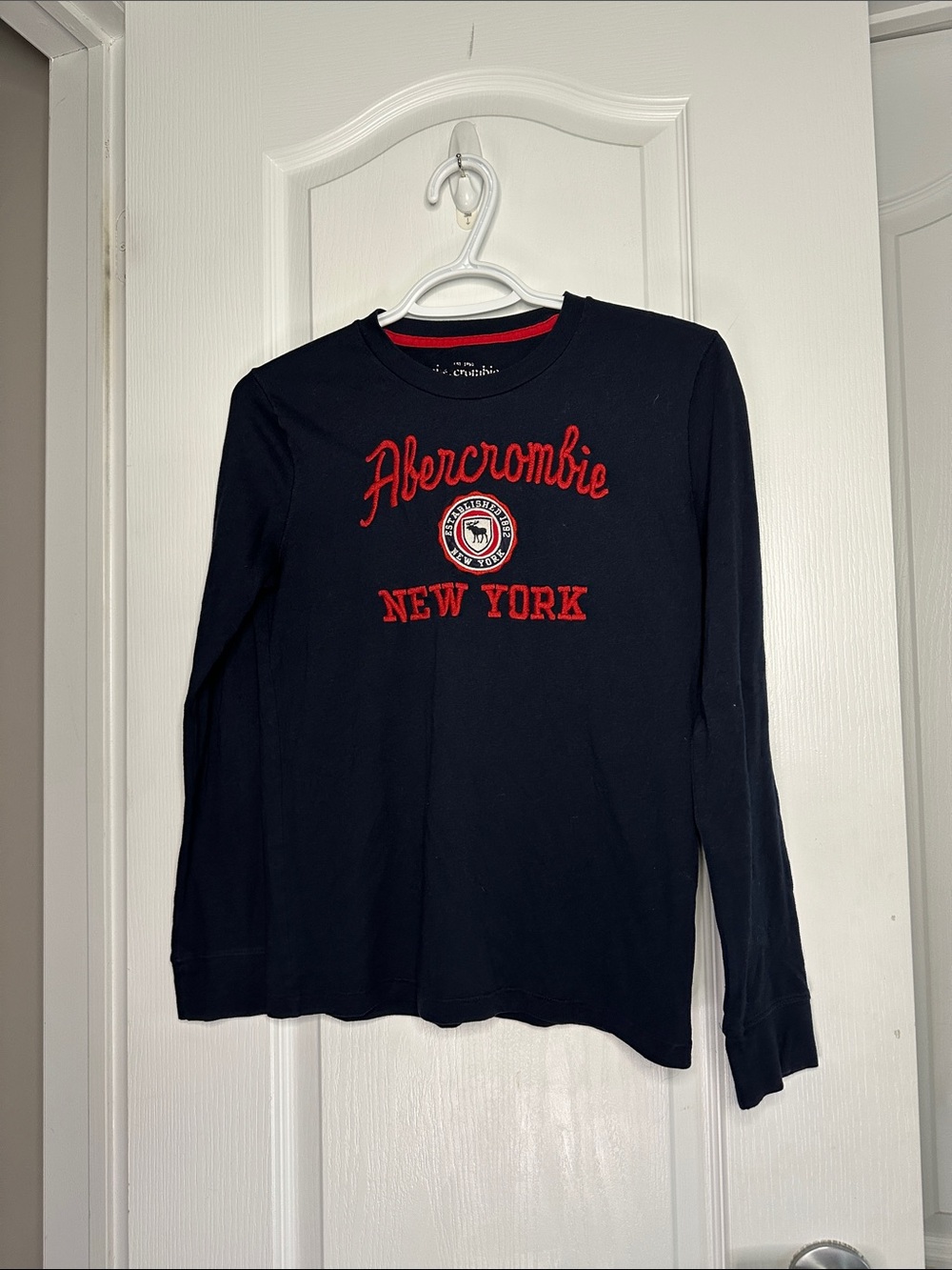 Abercrombie & Fitch Navy Long-Sleeve Tee with Red Logo A0213
